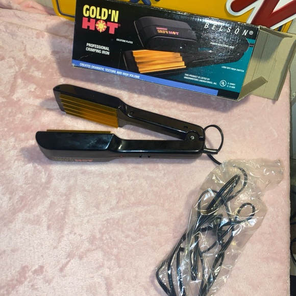 Black and Gold Crimping Iron - Picture 1 of 14